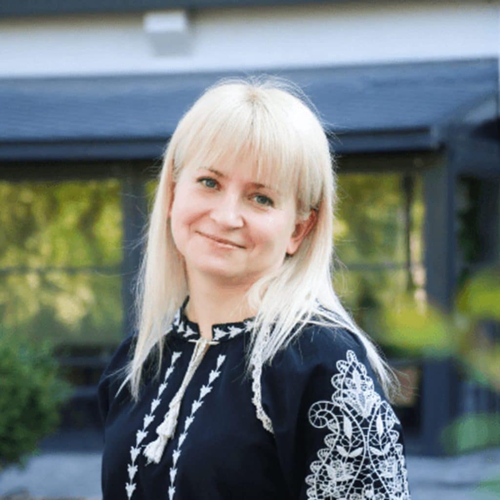 Ерін Кас - українська письменниця романтичних творів